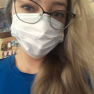 Meet your Posher, Ari